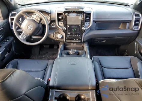 2025 Ram 1500 Laramie z USA, uszkodzony, nr VIN 1C6SRFJP2SN505175